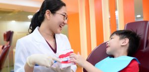 Quy trình chăm sóc răng trẻ em tại nha khoa Dr Hùng