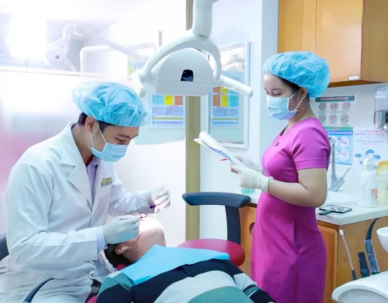 NGUYEN HOANG LOC, D.D.S Bác sĩ Nguyễn Hoàng Lộc