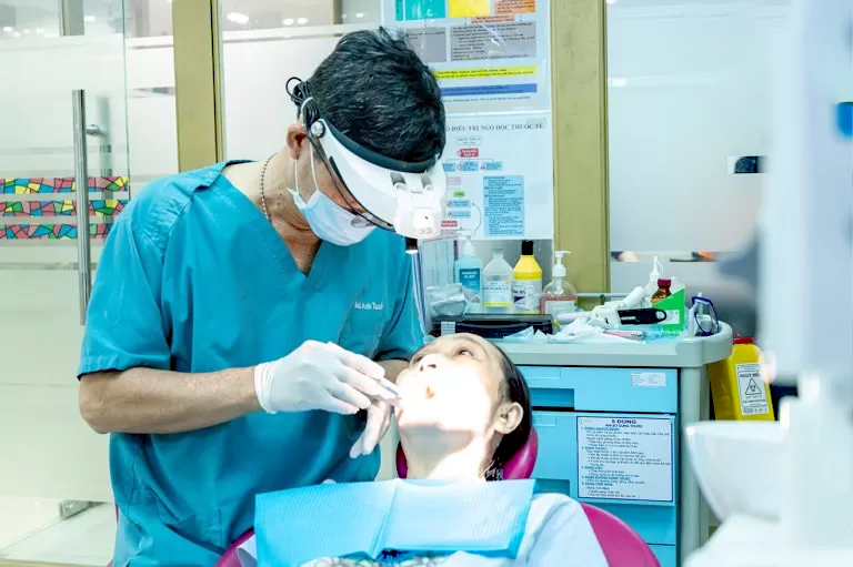 BUI ANH TUAN, D.D.S – VICE HEAD OF DENTO-MAXILLOFACIAL DEPARTMENT Khi khó khăn dẫn lối đam mê