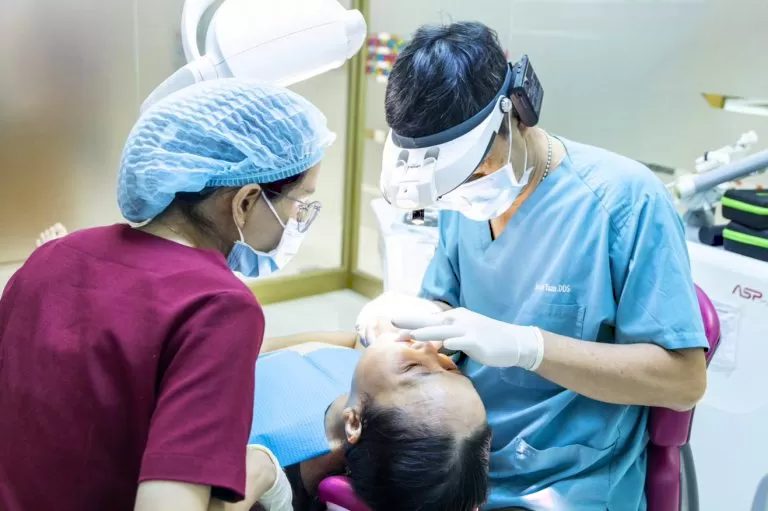 BUI ANH TUAN, D.D.S – VICE HEAD OF DENTO-MAXILLOFACIAL DEPARTMENT Là một trong số những bác sĩ