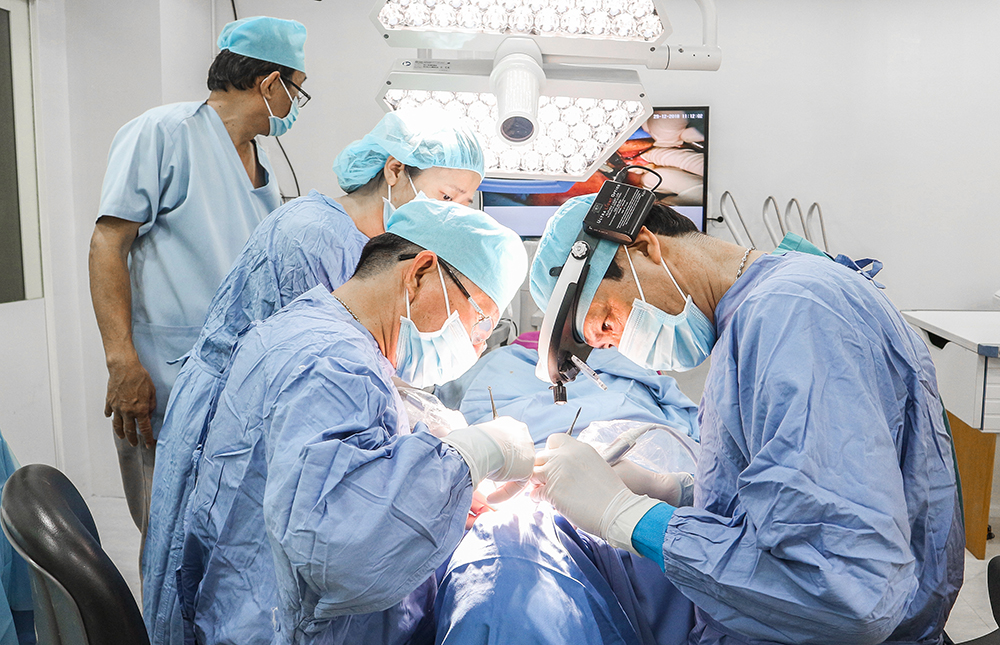 GUMMY SMILE TREATMENT - CROWN LENGTHENING VS. GUM CONTOURING While both gum