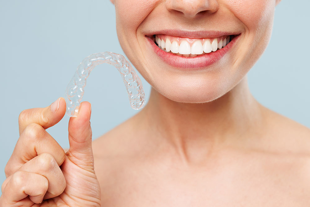 KHÔNG PHẢI KHAY NÀO CŨNG LÀ INVISALIGN – KHÁC BIỆT NẰM Ở CÔNG NGHỆ PHÍA SAU