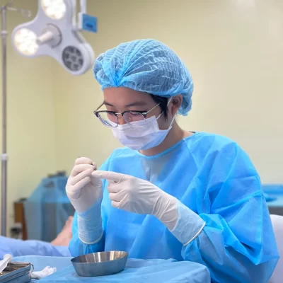 Cấy tóc tự thân DHI - Giải pháp cải thiện mật độ tóc và đường chân tóc tự nhiên Lấy nang tóc từ vùng hiến